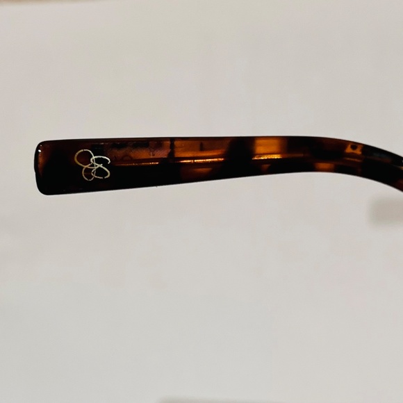 Jessica Simpson Iconic Metal UVA and UVB Protective Aviator Sunglasses - Picture 12 of 13